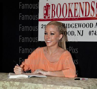 Kendra Wilkinson