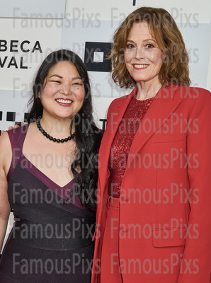 Holly Chou, Sigourney Weaver