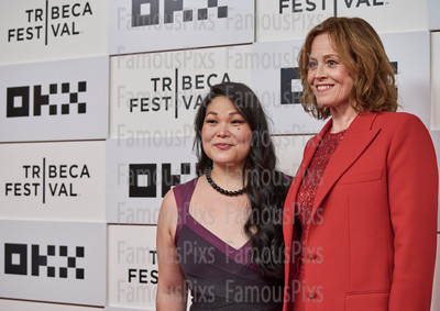 Holly Chou, Sigourney Weaver