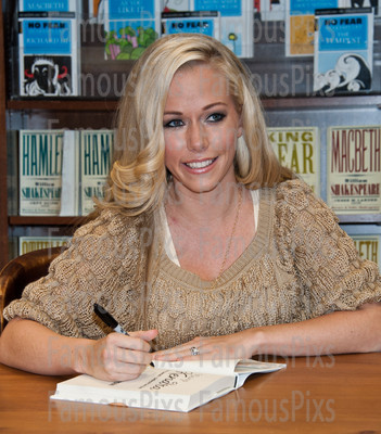 Kendra Wilkinson