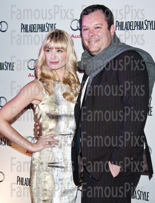 Beth Behrs, Michael Gladis