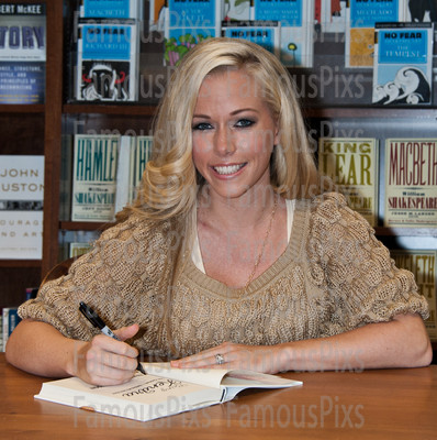 Kendra Wilkinson